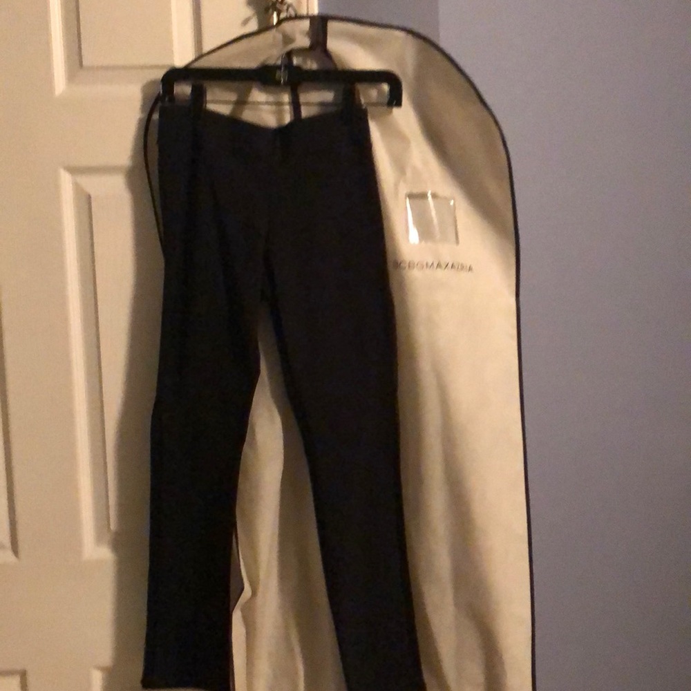 New BCBG Maxazria Black leggings w/intricate lace